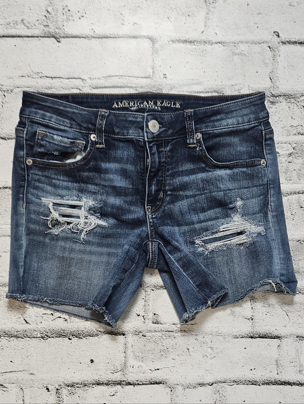 American Eagle Distressed Denim Shorts Raw Hem Super Stretch Size 8